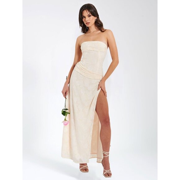 Off White Textured Maxi Dress - Picture 6 of 14